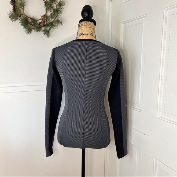 Athleta Spotlight Black and Gray Pin Stripe Pullover Long Sleeve Active … - Picture 10 of 14